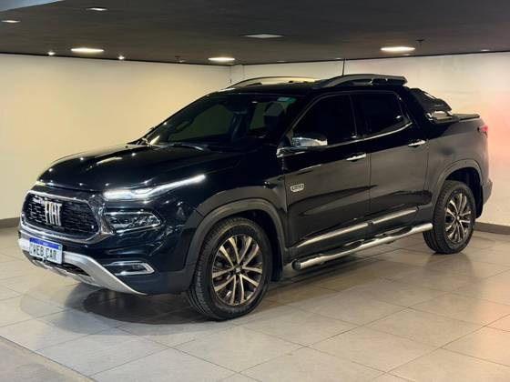 FIAT TORO 2.0 16V TURBO DIESEL RANCH 4WD AT9 FIAT TORO 2.0 16V TURBO DIESEL RANCH 4WD AT9